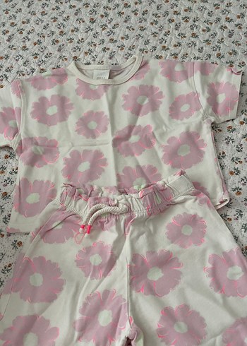 Kız Bebek Pembe Çiçekli Dantelli Takım - Görsel 3