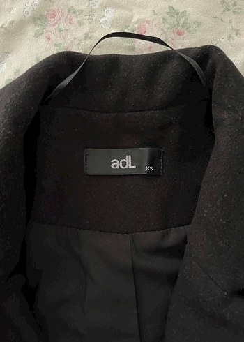 Siyah Metal Çıtçıtlı Kaban - Görsel 2