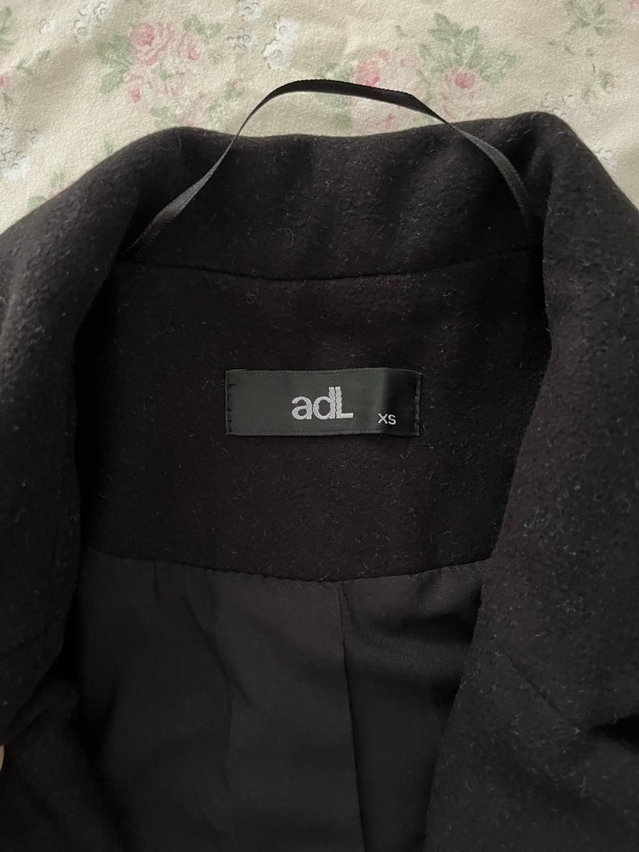 Siyah Metal Çıtçıtlı Kaban - Görsel 2