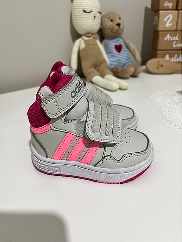 Orijinal adidas