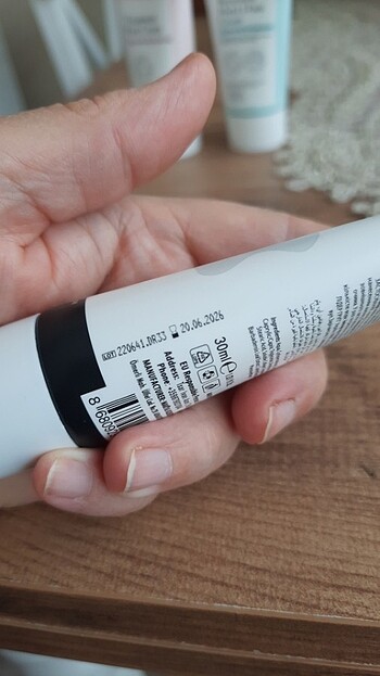 Dr. Clinic kremler ve dengeleyici fondoten - Görsel 6