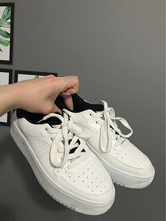 H&M Sneakers