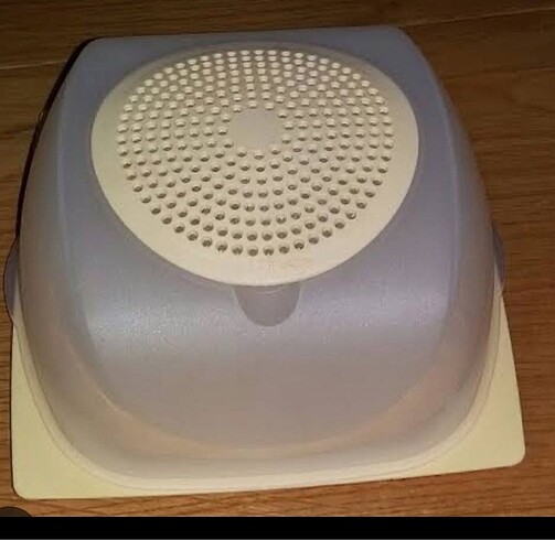 Tupperware peynirlik