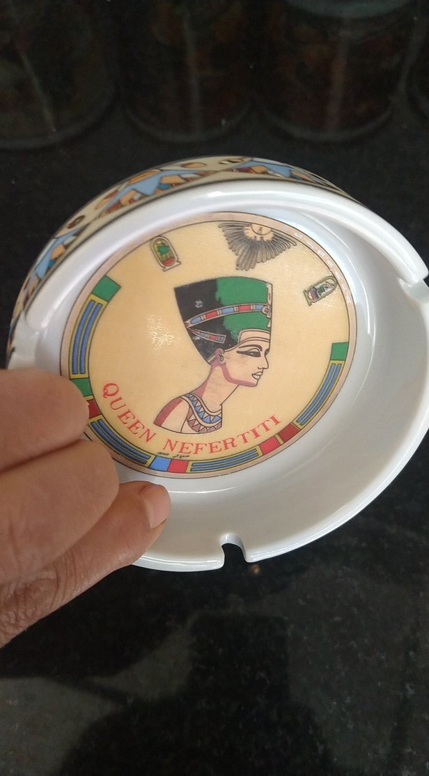 Beyaz Queen Nefertiti Temalı Küllük - Görsel 5