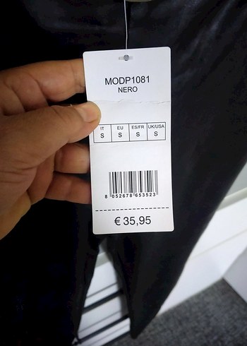 Zincir Detaylı Parlak Siyah Deri Kadın Pantolon - Görsel 6