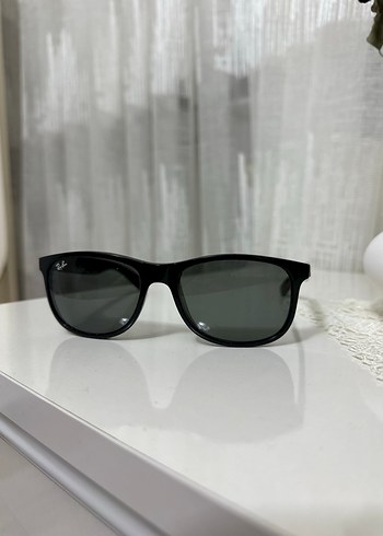 Ray Ban