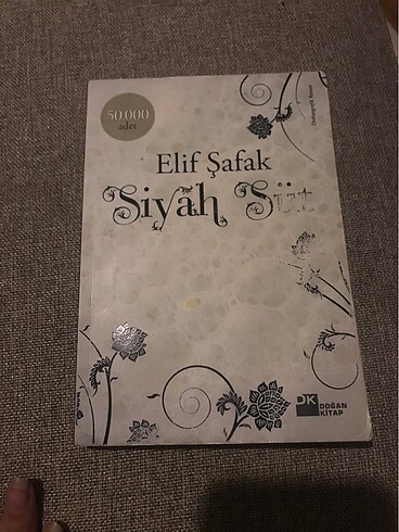Siyah süt-Elif Şafak