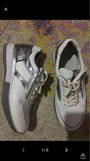 Network sneaker