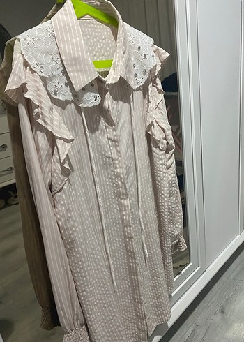 Nakışlı Fırfırlı Bej Keten Gömlek - Görsel 2