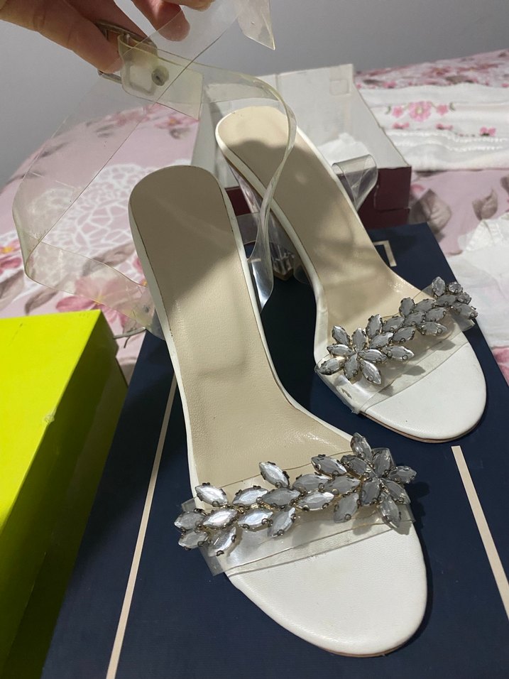 Beyaz Taşlı Şeffaf Topuklu Kadın Ayakkabı - Görsel 3