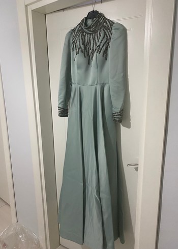 Zincir Detaylı Turkuaz Uzun Abiye Elbise - Görsel 2