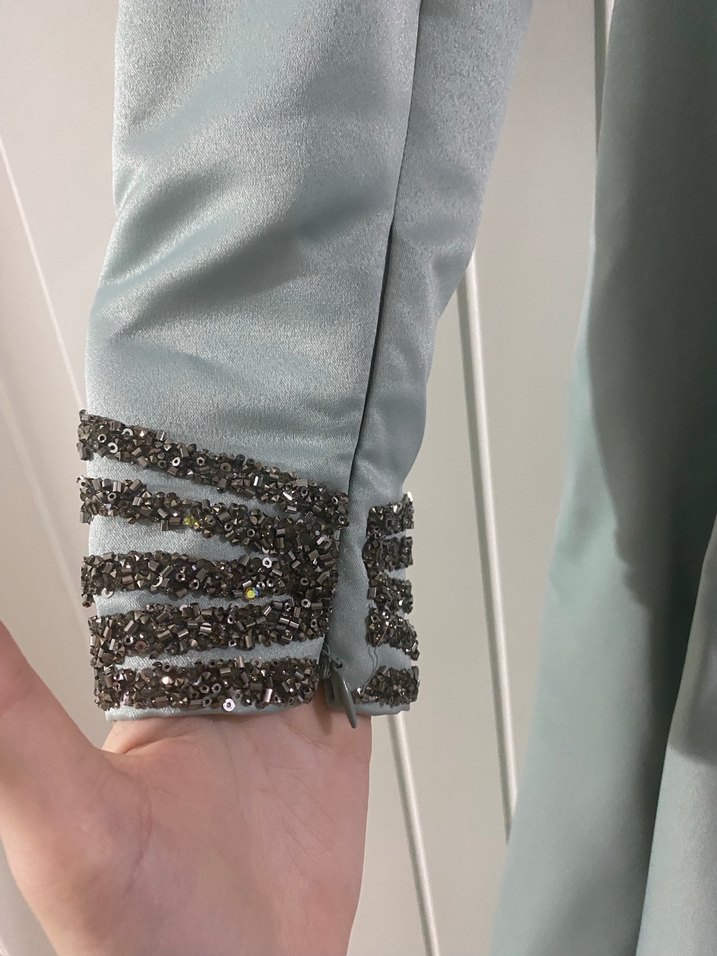 Zincir Detaylı Turkuaz Uzun Abiye Elbise - Görsel 3