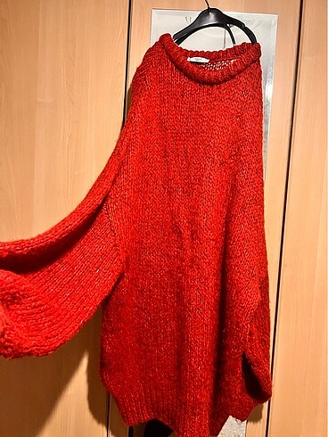 Uzun kırmızı triko elbise