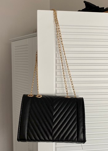 Zincir Detaylı Siyah Yılan Derisi Desenli Kadın Çanta - Görsel 2