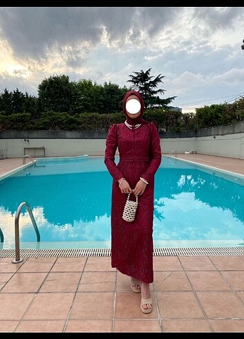 Kırmızı tesettür abiye 