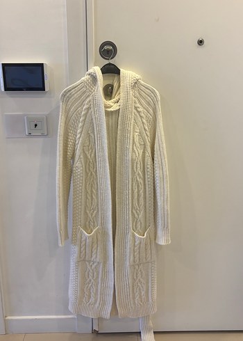 Kapüşonlu Beyaz Midi Uzunlukta Salaş Kadın Bornoz - Görsel 2