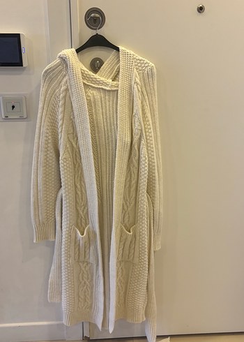 Kapüşonlu Beyaz Midi Uzunlukta Salaş Kadın Bornoz - Görsel 4