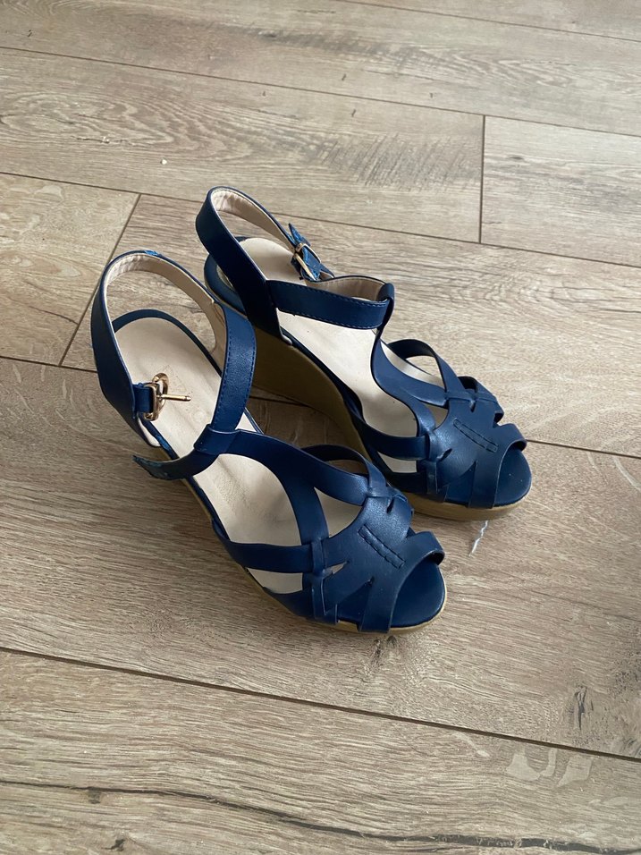 Mavi Tokalı Dolgu Topuklu Kadın Sandalet - Görsel 4