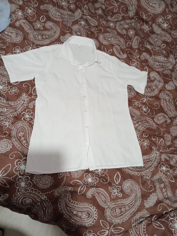 Beyaz Kısa Kollu Düğmeli Kadın Gömlek - Görsel 2