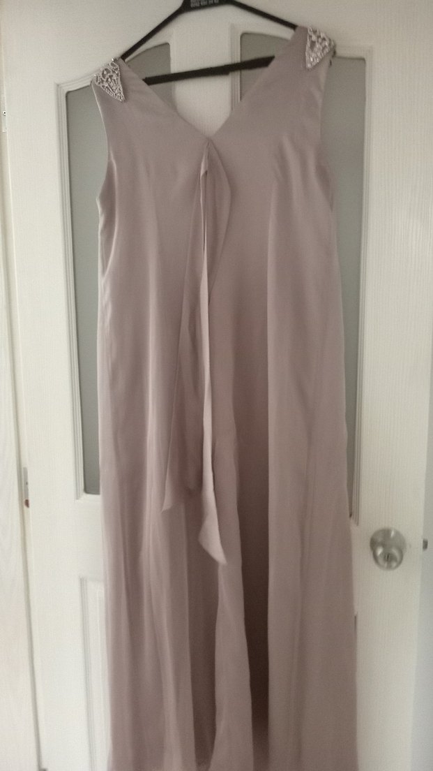 Bej V Yakalı Uzun Kadın Elbise - Görsel 5