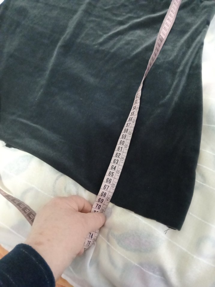 Uzun Kollu Siyah V Yakalı kadife Bluz - Görsel 4