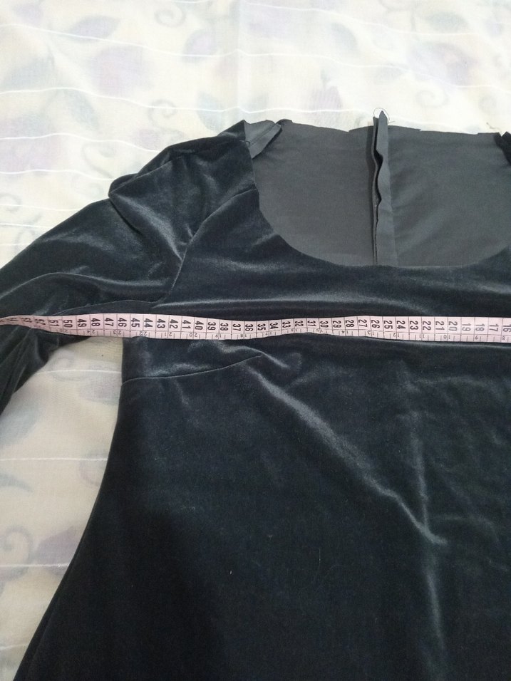 Uzun Kollu Siyah V Yakalı kadife Bluz - Görsel 3