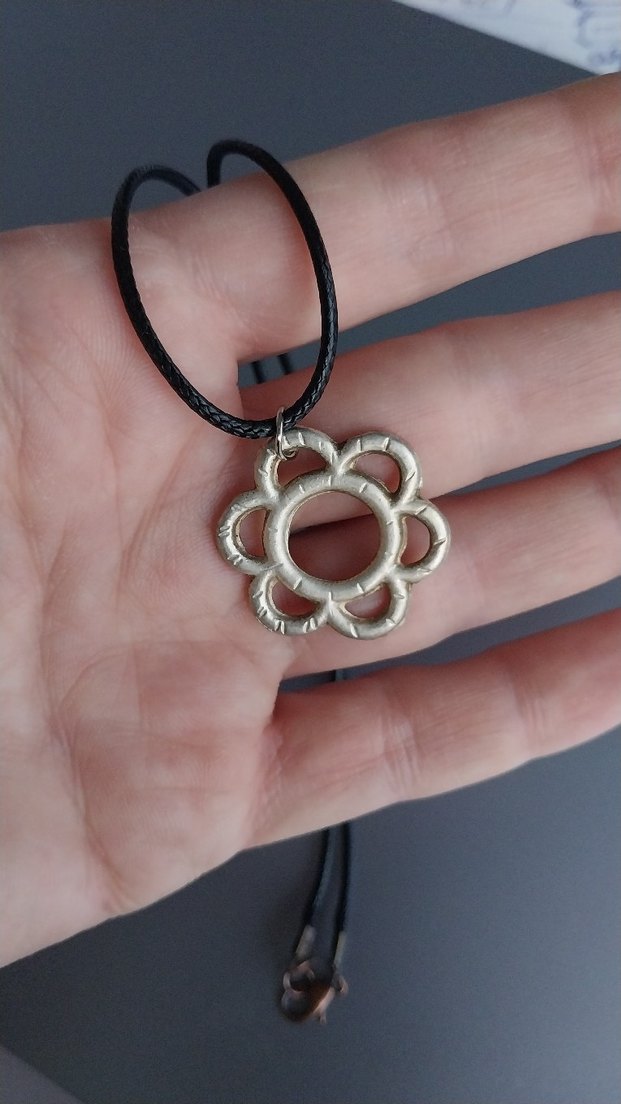 Çiçek Motifli Midi Kolye - Görsel 3