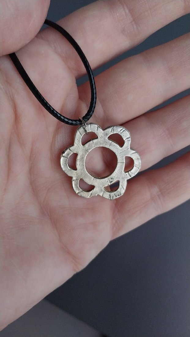 Çiçek Motifli Midi Kolye - Görsel 4