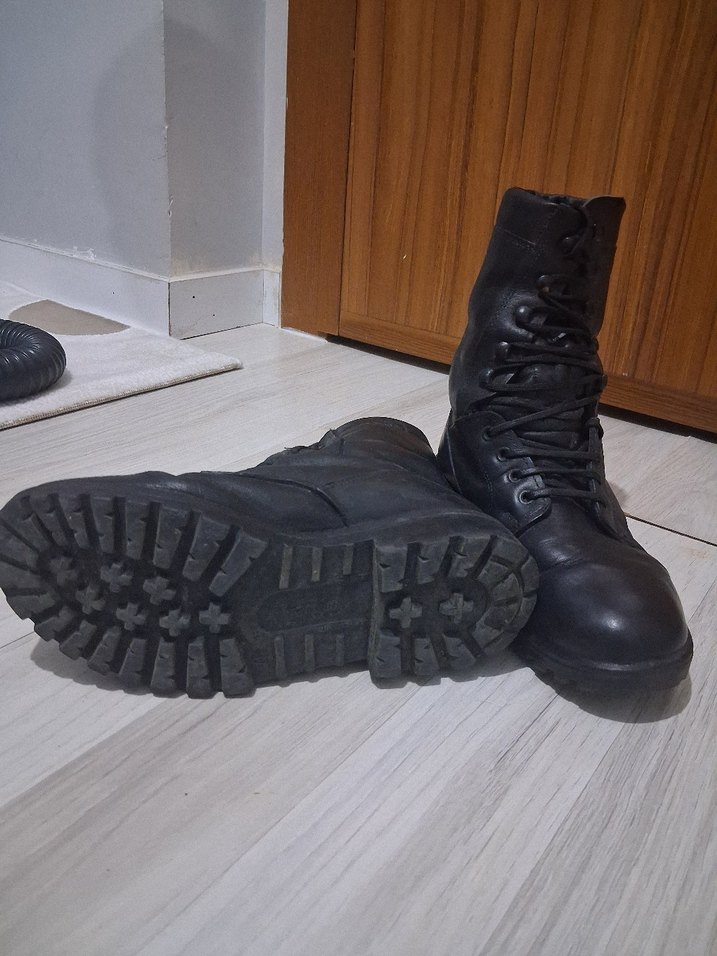 Kilitli Siyah Kamuflaj Erkek Bot - Görsel 3