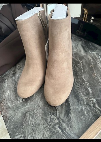 BERSHKA Süet Topuklu Botlar - Görsel 4