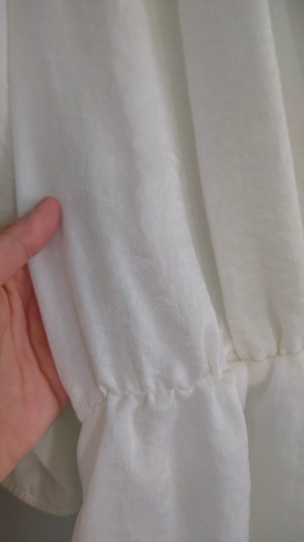 Beyaz V Yakalı salaş Bluz - Görsel 2