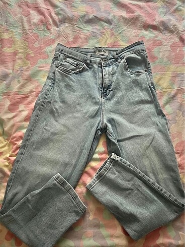 mom jean