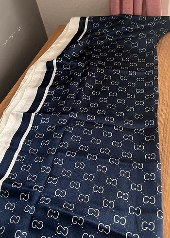 Gucci Detaylı Parlak Mavi Kadın Şal - Görsel 3