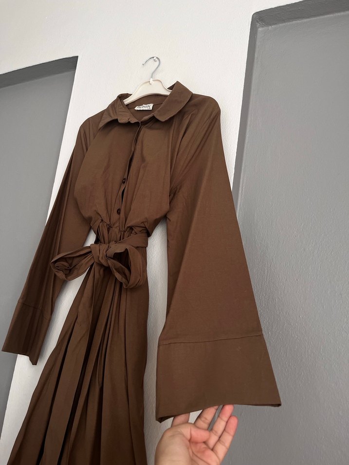 Haki Renk Kuşaklı Uzun Kadın Elbise - Görsel 3