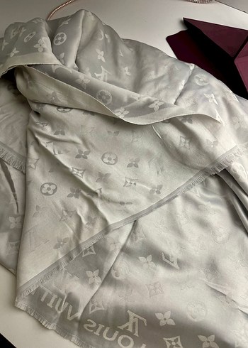 Çift taraflı Gri ve.Beyaz Saten Kadın Şal - Görsel 2