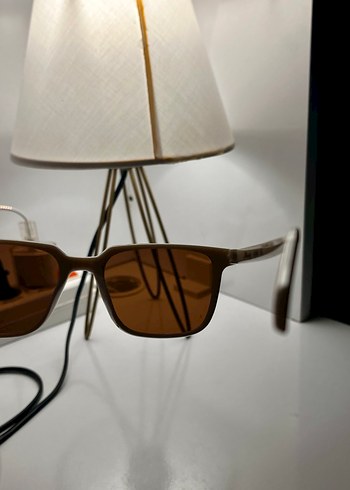 Bej Şeffaf Çerçeveli Minimalist Kadın Güneş Gözlüğü - Görsel 4