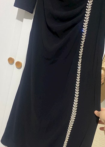 Zincir Detaylı Siyah Uzun Abiye Elbise - Görsel 3