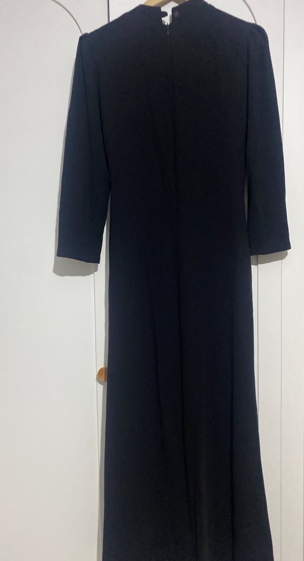 Zincir Detaylı Siyah Uzun Abiye Elbise - Görsel 5