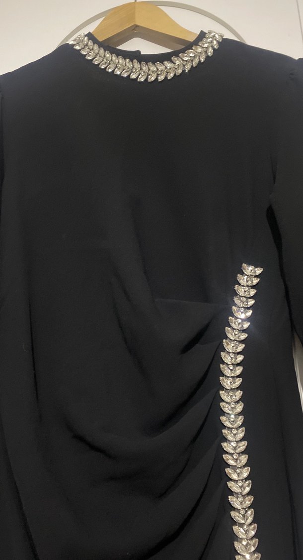 Zincir Detaylı Siyah Uzun Abiye Elbise - Görsel 2