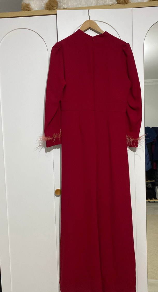 Uzun Kollu Koyu Kırmızı Drapeli Abiye Elbise - Görsel 5