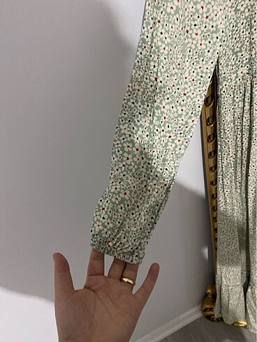 Belden sıkmalı uzun elbise - Görsel 5