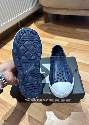 32 Beden Erkek Çocuk Lacivert Kaydırmaz Spor Ayakkabı
