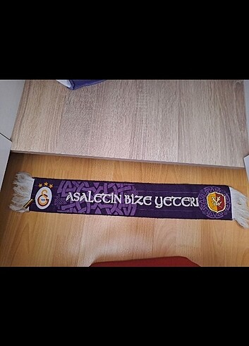 Galatasaray Mor atkı 