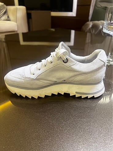 SANTONİ ŞIK VE RAHAT SNEAKERS