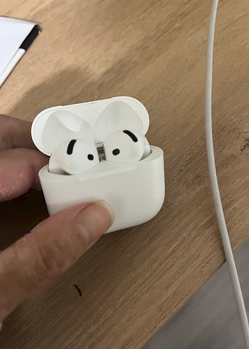 Apple airpods pro 4 - Görsel 3