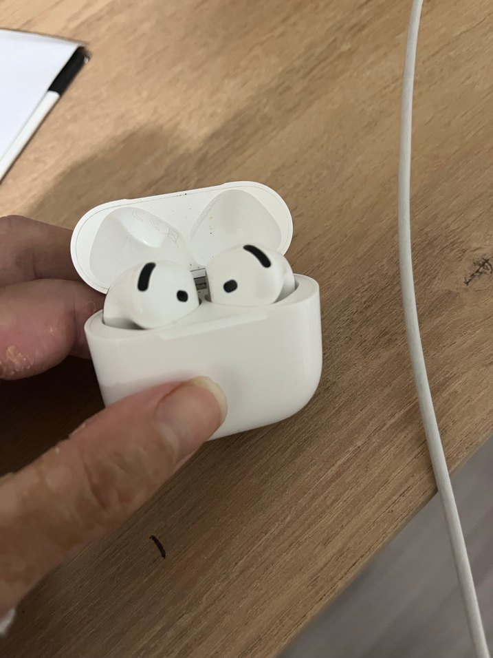 Apple airpods pro 4 - Görsel 3