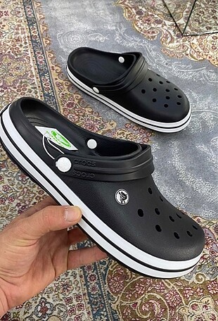 Crocs 37-43-44-45 numaralar kalmıştır