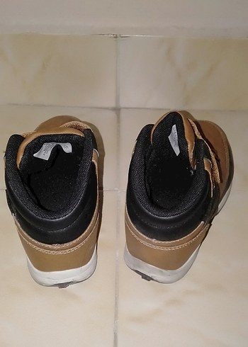 LC Waikiki Kahverengi Deri Erkek Çocuk Botu az kullanılmış sağlam temiz cır