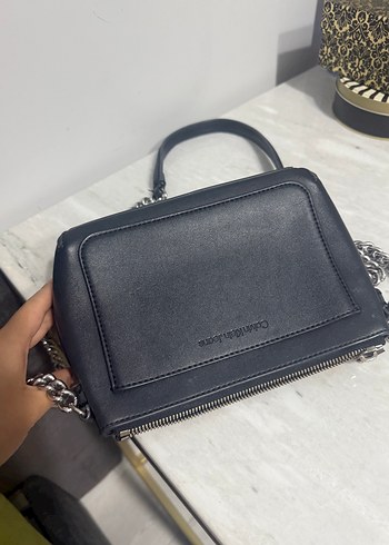 Calvin Klein Calvin Klein Zincir Detaylı Siyah Deri Çanta