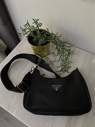 prada çanta